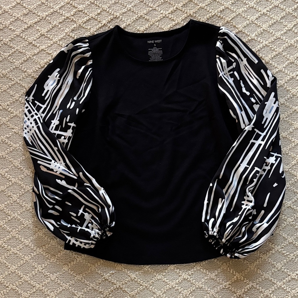 NWOT Nine West Mixed Media Puff Sleeve Top